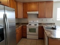 Building Photo - Gorgeous 3 Bedroom, 2 Bath home in great location