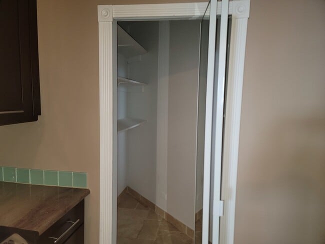 Building Photo - 3660 N Lake Shore Dr