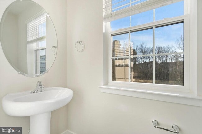 Building Photo - 7428 Fern Gully Way