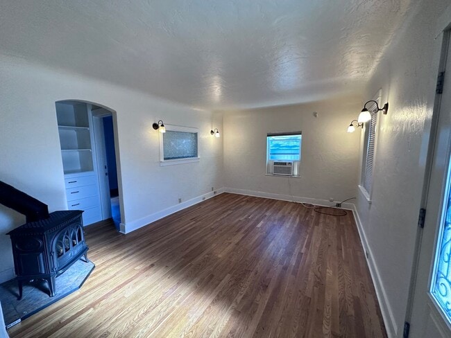 Building Photo - 536 14th St