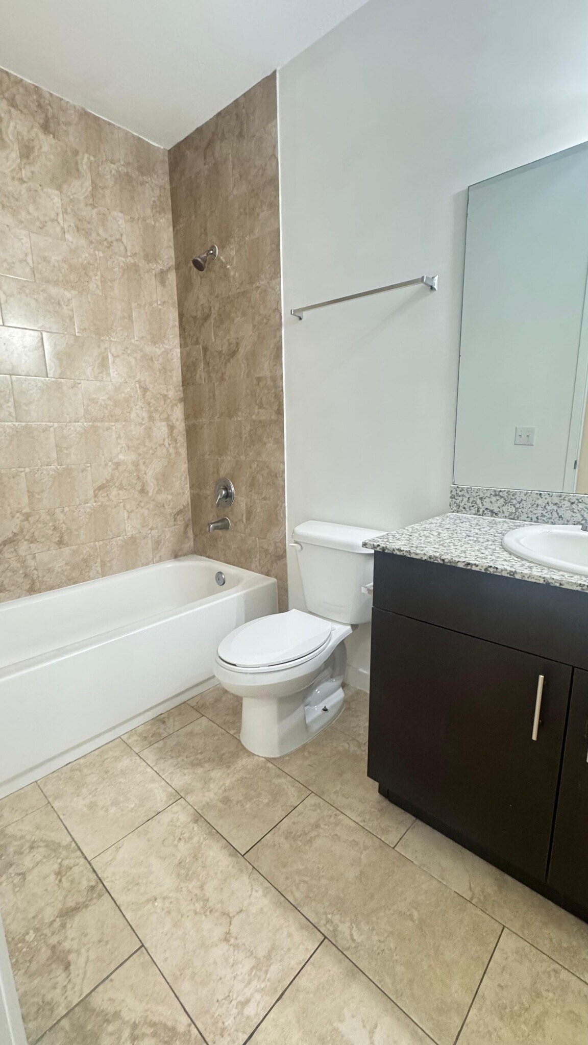 Building Photo - 420 W 77th St