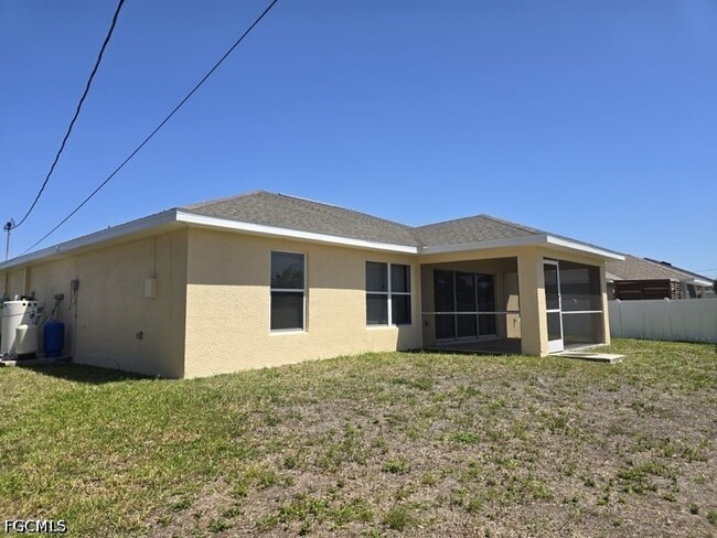 Building Photo - 1156 NW 5th Pl