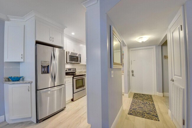 Building Photo - 650 Snug Harbor Dr