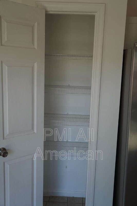 Building Photo - 1142 Blankshire Rd