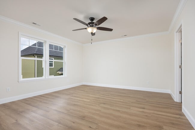 Building Photo - 5029 Solar
