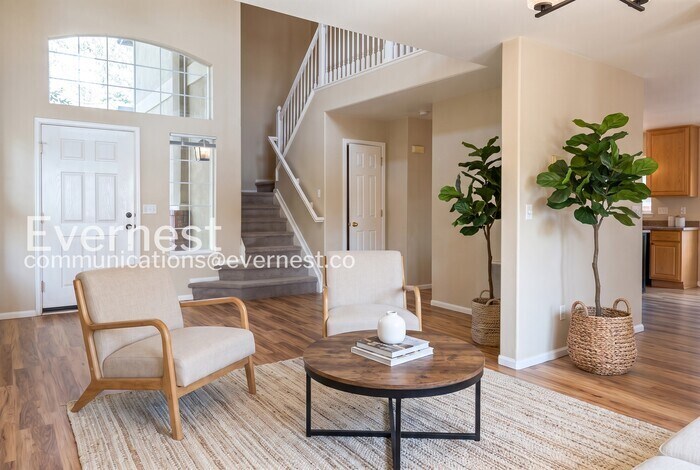 Building Photo - 1121 Fenwick Dr