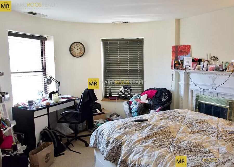 Building Photo - 103 Gainsborough St