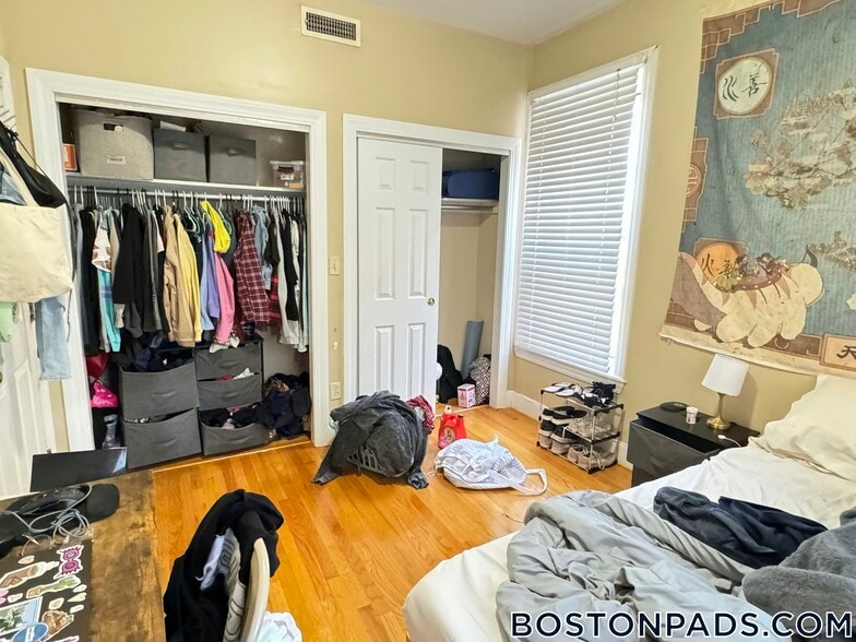 Building Photo - 17 Highgate St