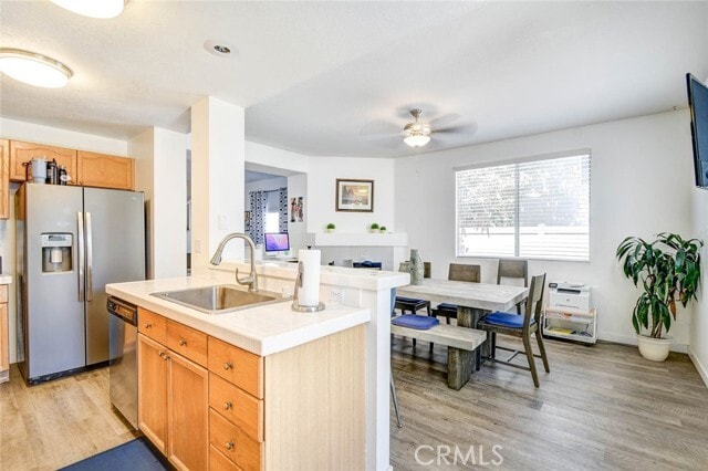 Building Photo - 744 N Siavohn Dr