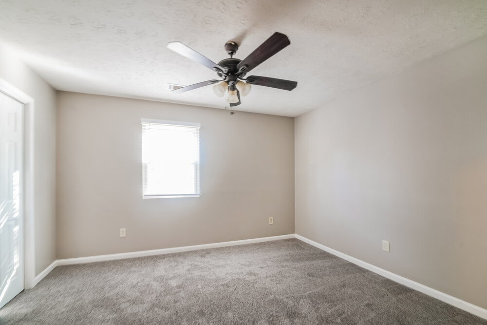 Building Photo - 1860 Rainbow Ln