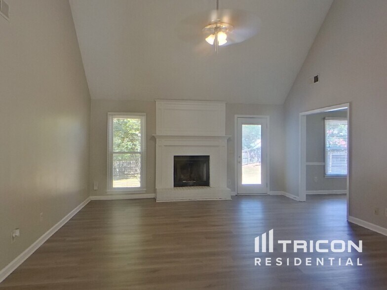 Building Photo - 30 Bacchus Dr