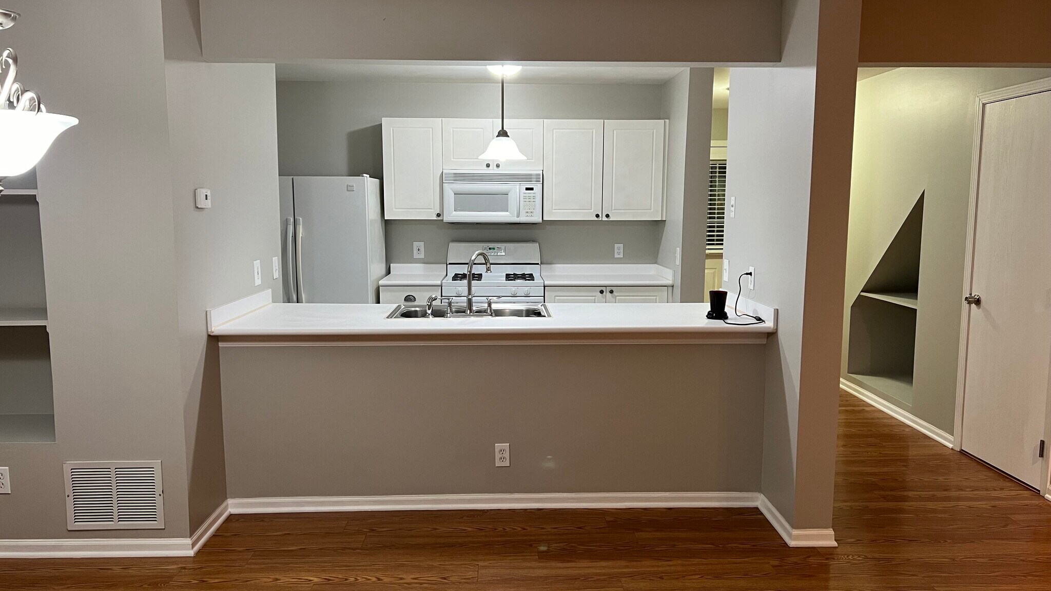 Building Photo - 6076 Georges Park Dr