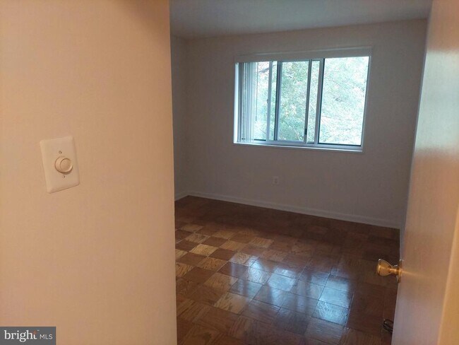 Building Photo - 10400 Rockville Pike