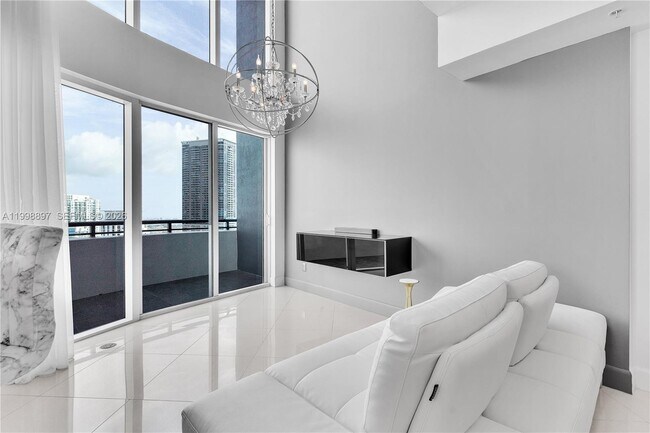 Building Photo - 60 SW 13th St