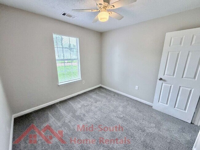 Building Photo - 4473 Cleopatra Cove N