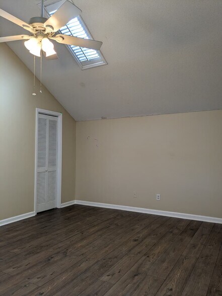 Building Photo - 3700 Golf Colony Ln