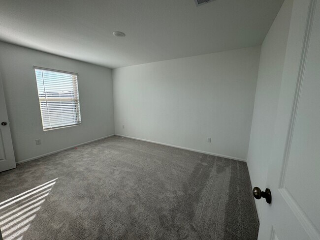 Building Photo - 7707 Iris Peak Dr