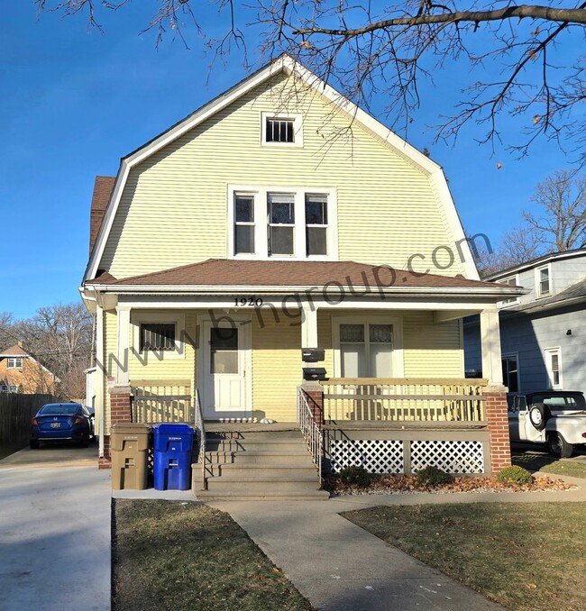 Building Photo - 1920 42nd St