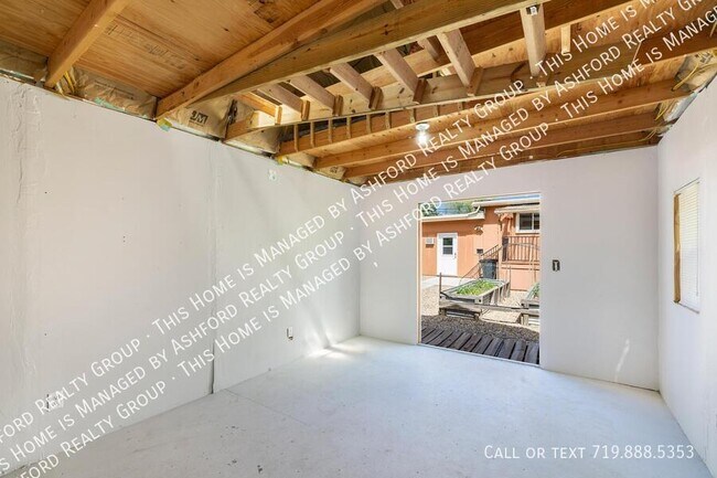 Building Photo - 1406 N Foote Ave