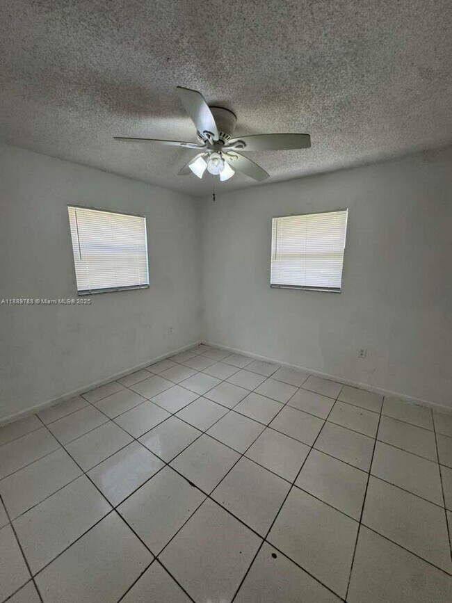 Building Photo - 2710 NW 11th Pl