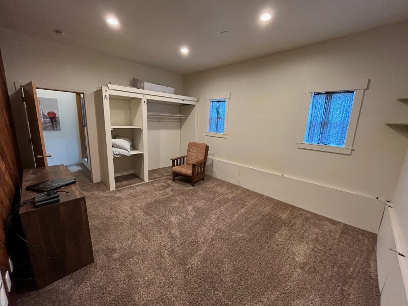 Building Photo - 29410 NE Wilsonville Rd