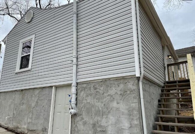 Building Photo - 1308 Iredell Ave