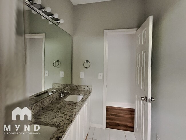 Building Photo - 1918 Tribble Crest Dr