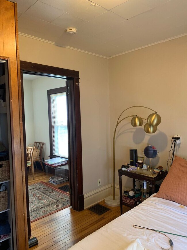 Building Photo - 418 S Orchard St