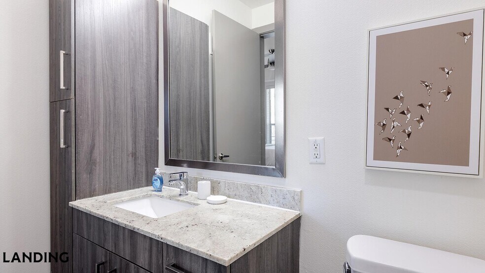 Building Photo - 101 S Center St