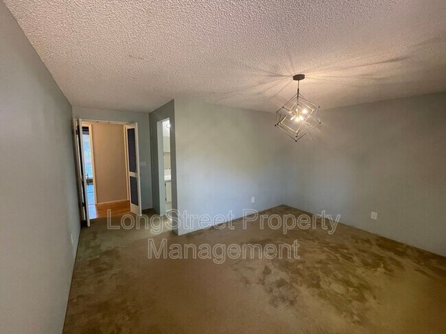 Building Photo - 5510 NW Innisbrook Pl