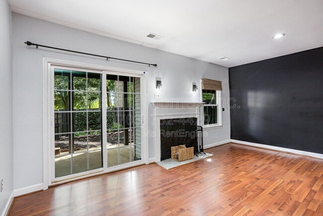 Building Photo - 6107 Summer Park Ln