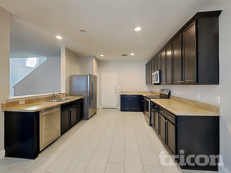 Building Photo - 11811 Pure Silver