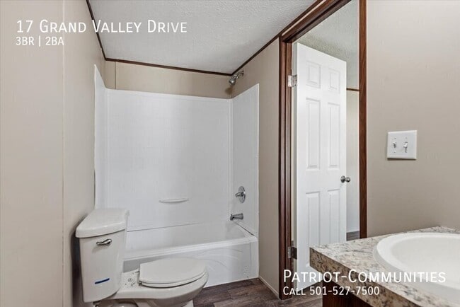 Building Photo - 17 Grand Valley Dr