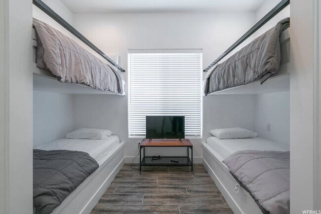 Building Photo - PETS ALLOWED!  Spacious & Modern 3-Bedroom Home for Rent Near Sand Hollow Reservoir
