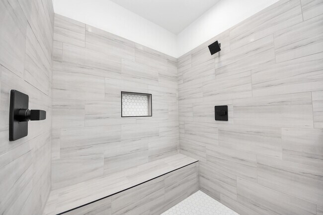 Building Photo - 5307 Kindred Gdn Ln