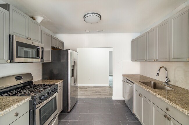 Building Photo - 17944 Collins St