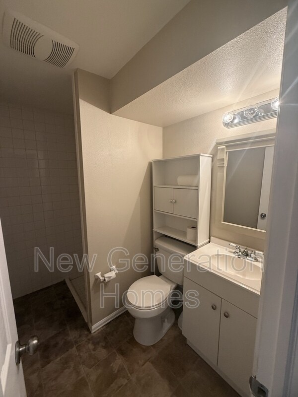 Building Photo - 4425 Fortune Cir S