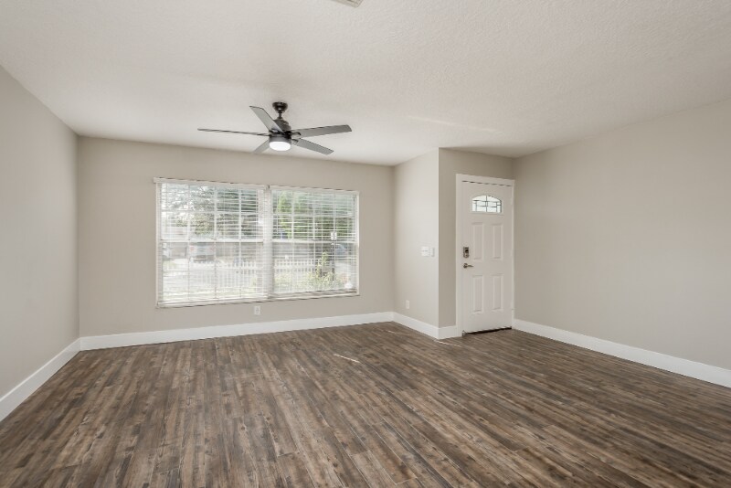 Building Photo - 2326 E 112th Ave