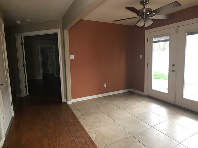 Building Photo - 3Bed/2Bath In Cimarron now Available!
