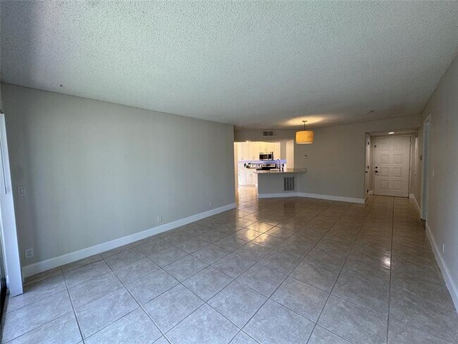 Building Photo - 9033 Wiles Rd