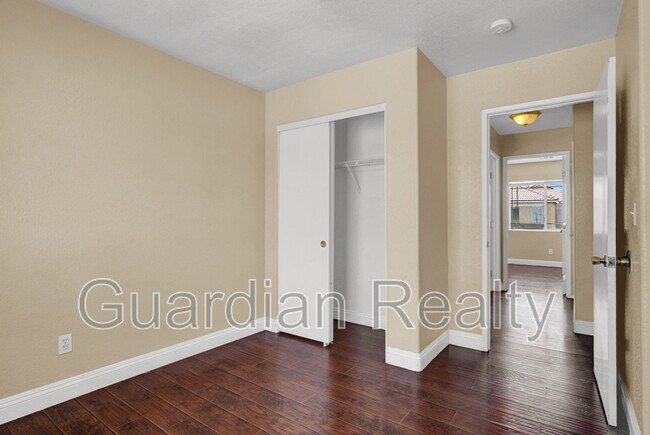 Building Photo - 5258 Paradise Skies Ave