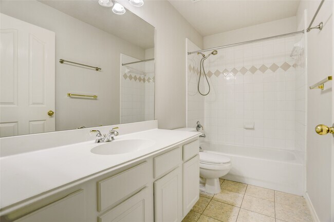 Building Photo - 7630 N Linpar Ct