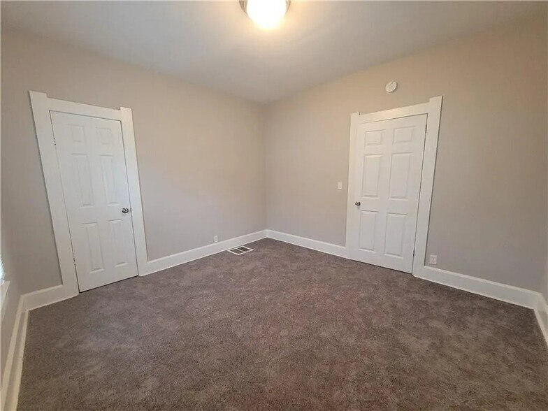 Building Photo - 2715 Delaware St