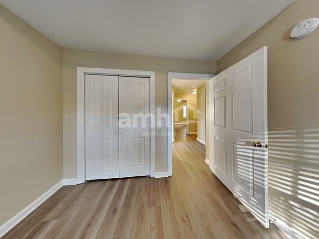 Building Photo - 1009 Bren Village Ct