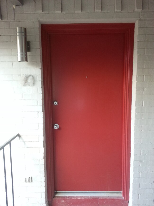 Building Photo - 1113 Primrose Avenue