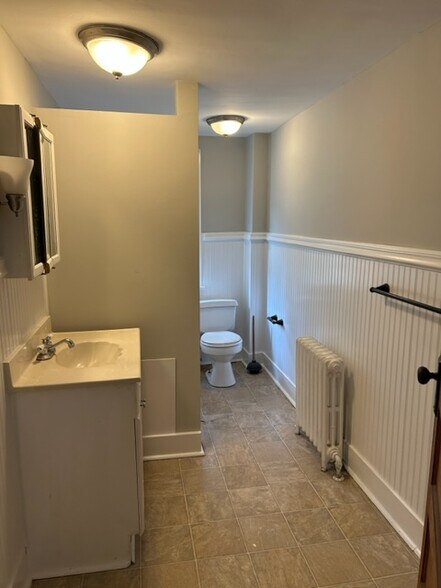 Building Photo - 324 Dayton St