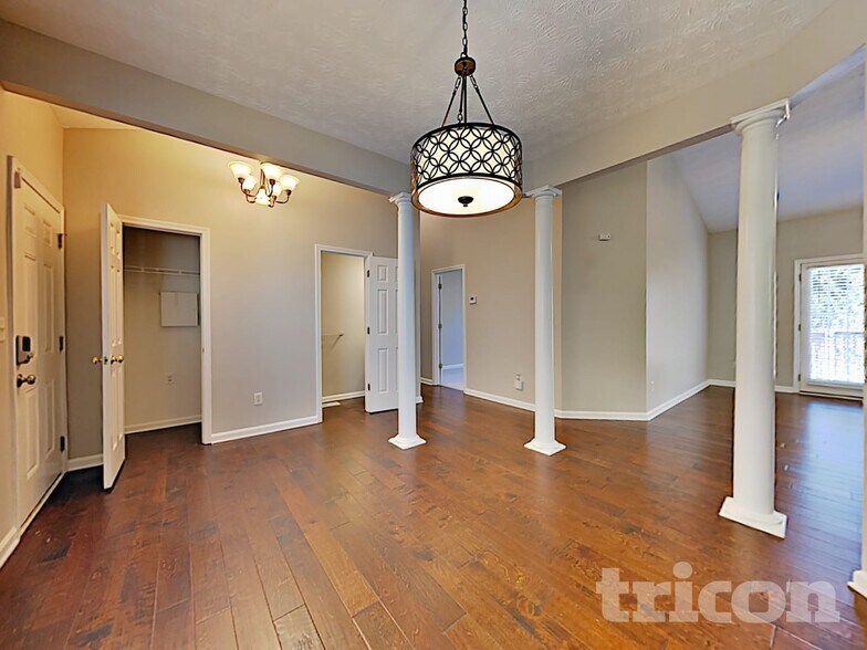 Building Photo - 806 Board Walk Ct