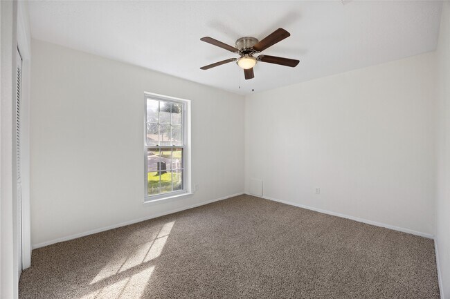 Building Photo - 8343 Carriage Creek Dr