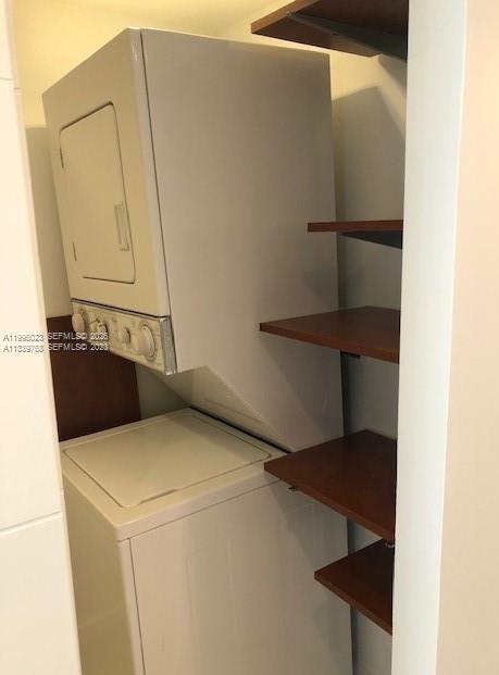 Building Photo - 555 NE 15th St