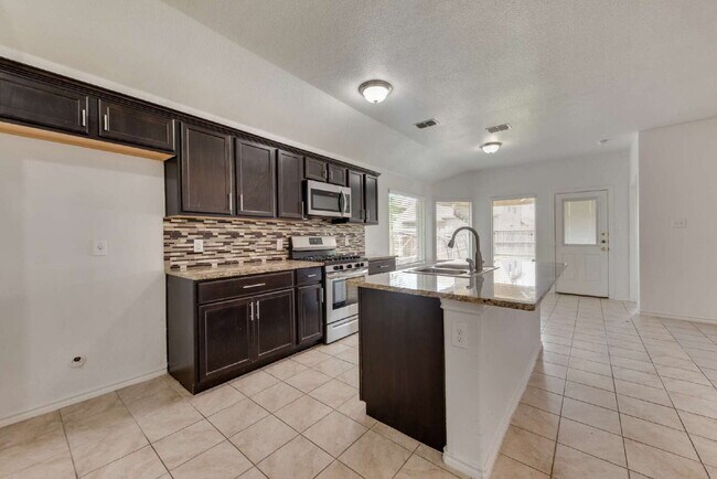 Building Photo - Attractive 4-Bedroom Home in Villages of Eagle Mountain!